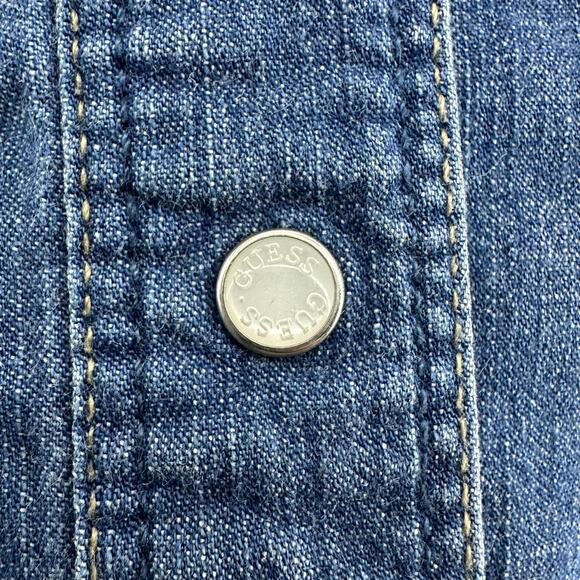 Guess Denim Button Up Blouse Womens Medium Pearl Snaps Chambray Boho Western - Picture 5 of 7